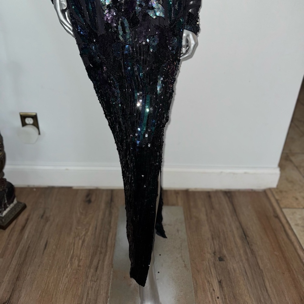 Elegant hand beaded/sequined dress Size 6 - Picture 3 of 8